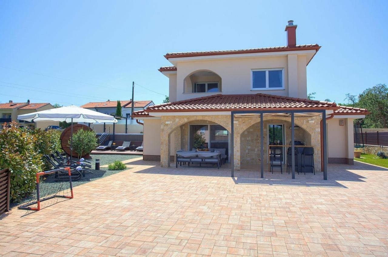 Holiday House Sea & Sun Residence Rasopasno Exterior photo