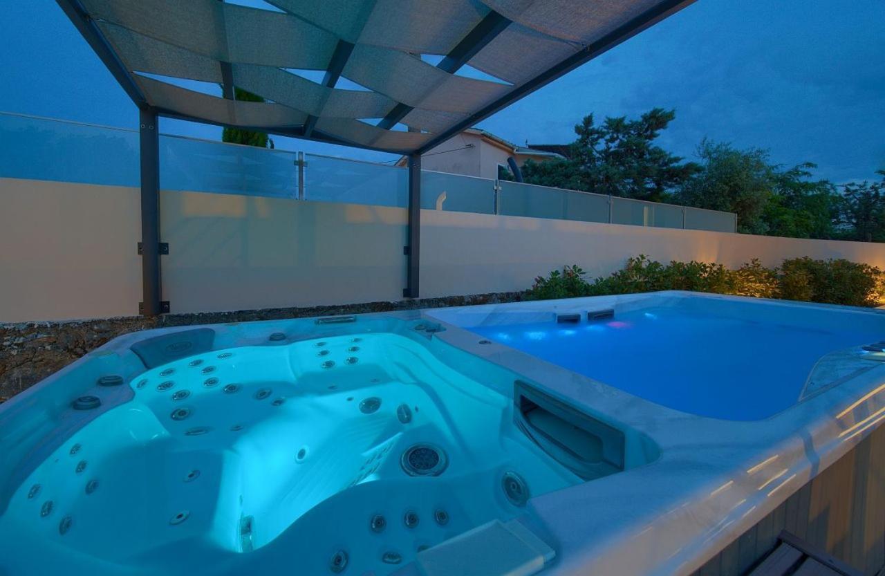 Holiday House Sea & Sun Residence Rasopasno Exterior photo
